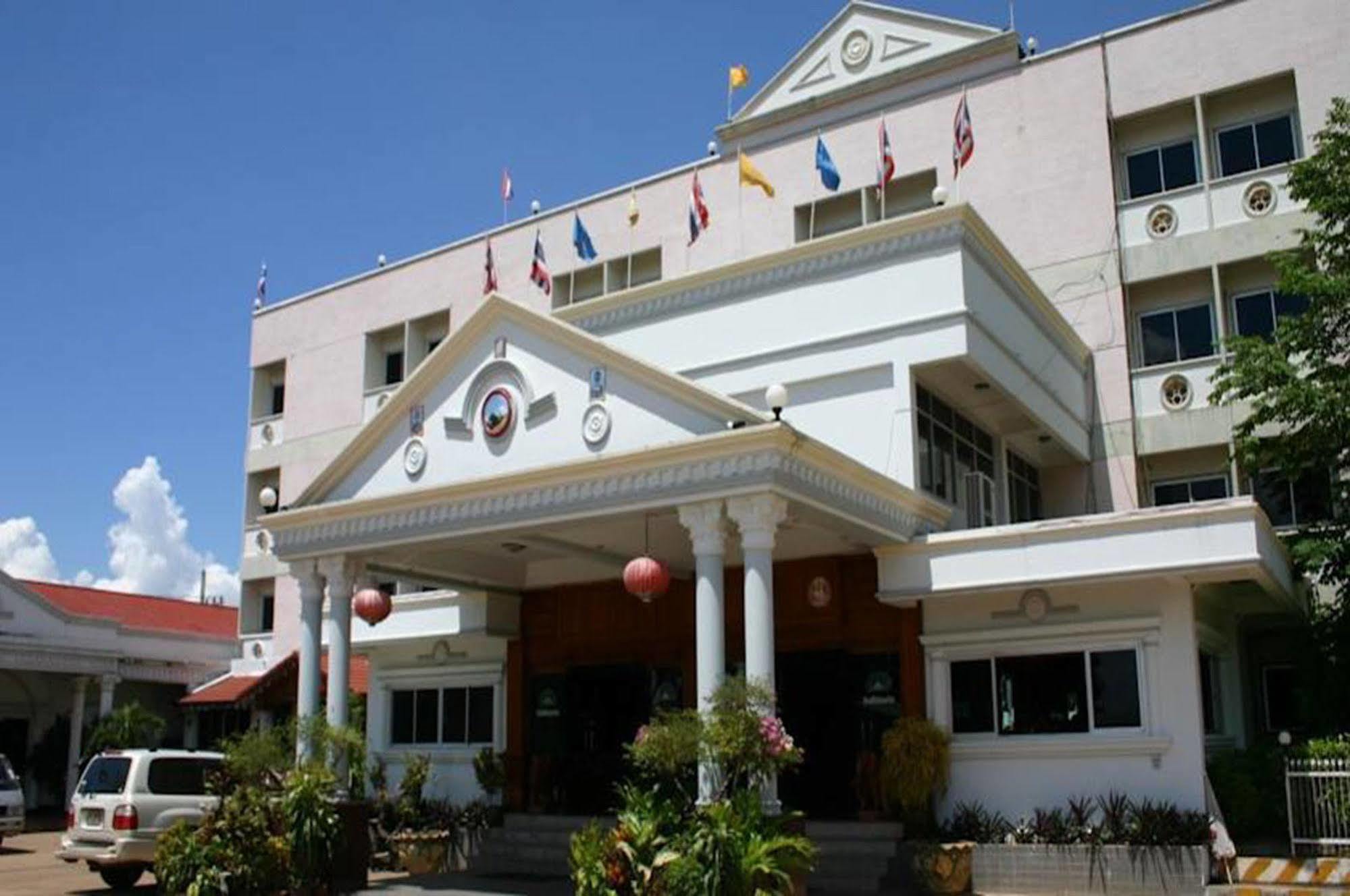 Sakol Grand Palace Hotel Sakon Nakhon Buitenkant foto